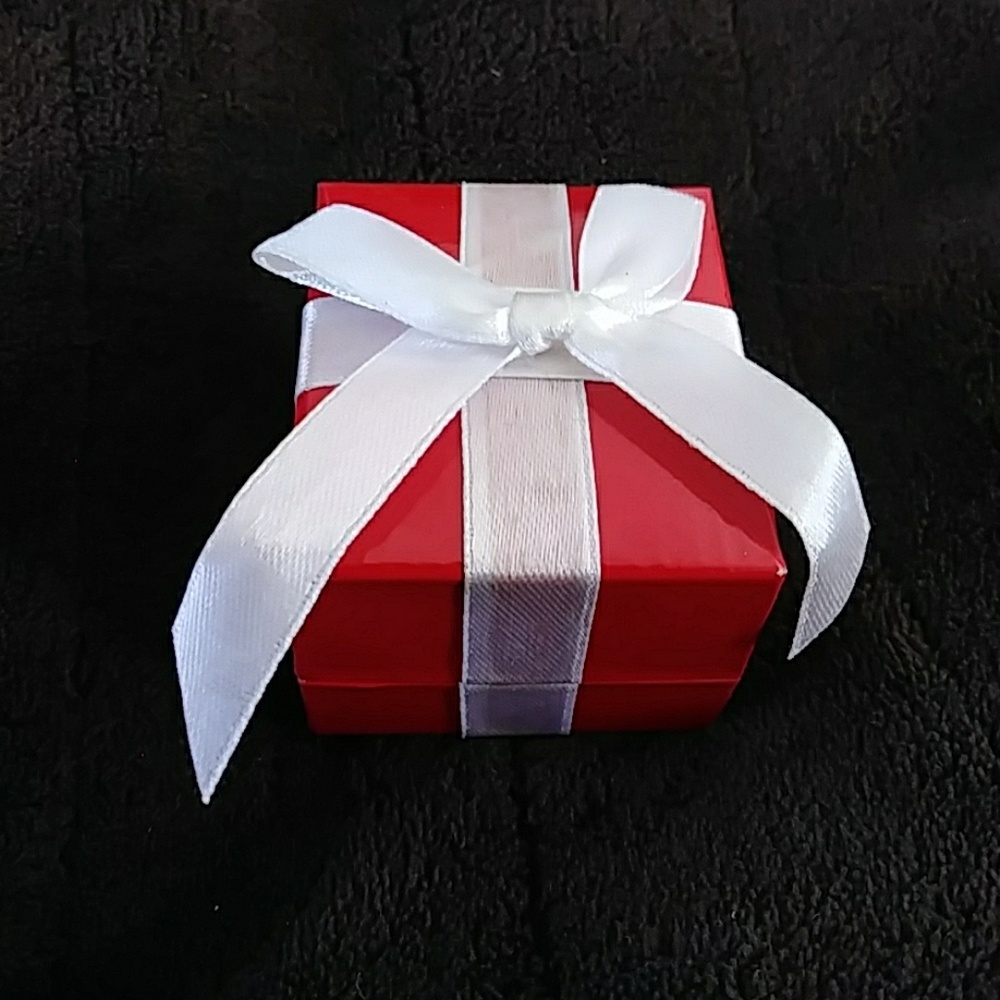 Brand New Ring NEVER WORN OR SIZED